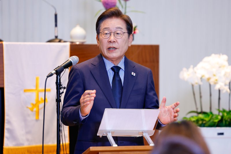 이재명 “당선되면 일상적 당정협의..정기 기자간담회도”