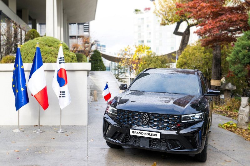 르노코리아 그랑 콜레오스, 주한 프랑스 대사 공식차량 선정 (출처=연합뉴스)