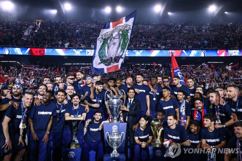 파르크 데 프랭스에서 열린 우승 축하 파티 (출처=연합뉴스)