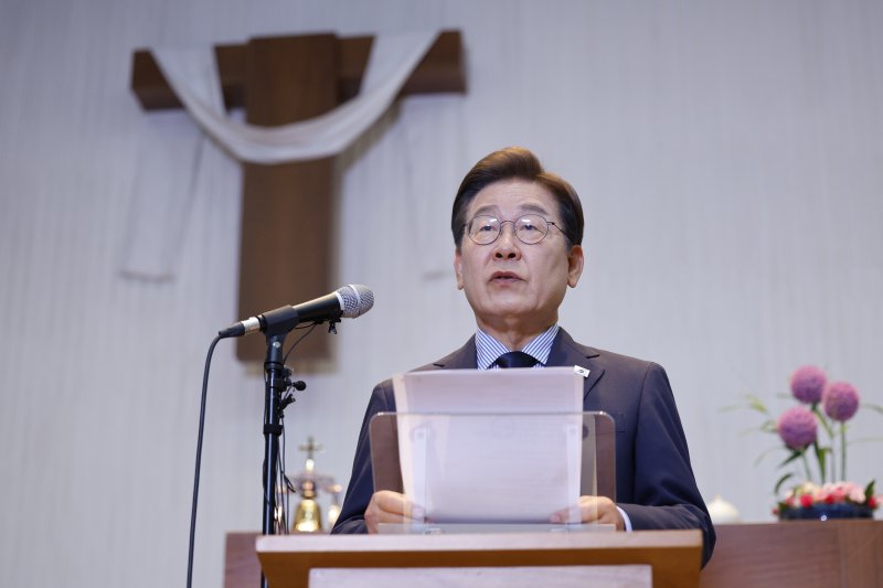 이재명 더불어민주당 대통령 후보가 제21대 대통령선거를 하루 앞둔 2일 오후 경기 성남시 성남주민교회에서 기자회견을 하고 있다. 2025.6.2/뉴스1 ⓒ News1 안은나 기자