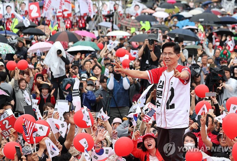 제주, 부산 지나 대구 도착한 김문수 후보 (출처=연합뉴스)