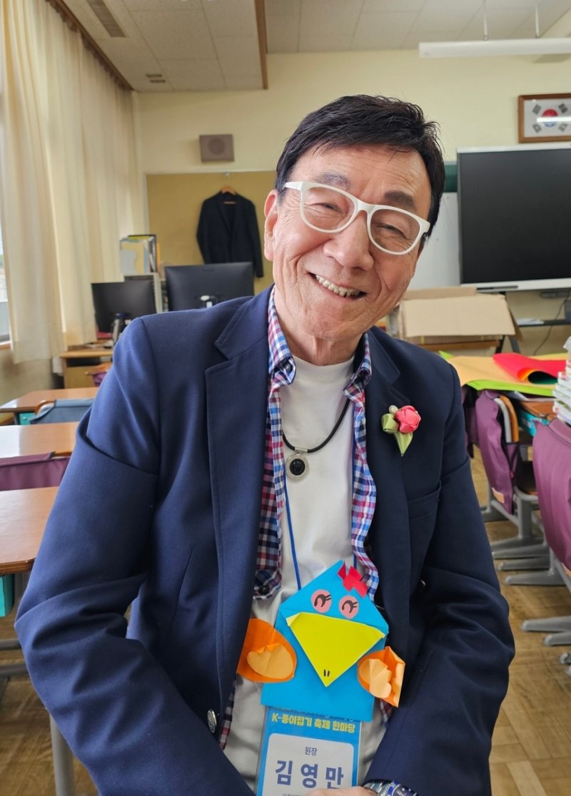 동경한국학교서 특강한 '종이접기 아저씨' 김영만 원장 (출처=연합뉴스)