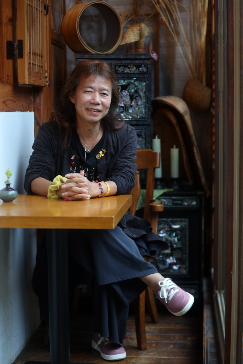[서울=뉴시스] 김혜진 기자 = 배우 이상훈이 지난 23일 서울 종로구 더한옥에서 뉴시스와 인터뷰에 앞서 포즈를 취하고 있다. 2025.06.03. jini@newsis.com