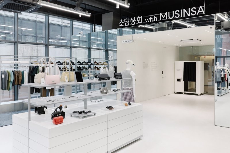 [서울=뉴시스] 서울 성동구에 위치한 바카라사이트 캡틴 성수 매장 내부 모습. (사진=한국중소벤처기업유통원 제공) 2025.06.02. photo@newsis.com *재판매 및 DB 금지