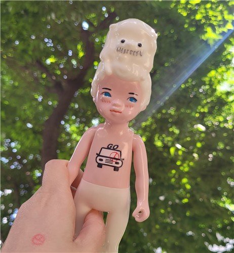 직접 만든 인형에 찍은 투표 인증 (출처=연합뉴스)