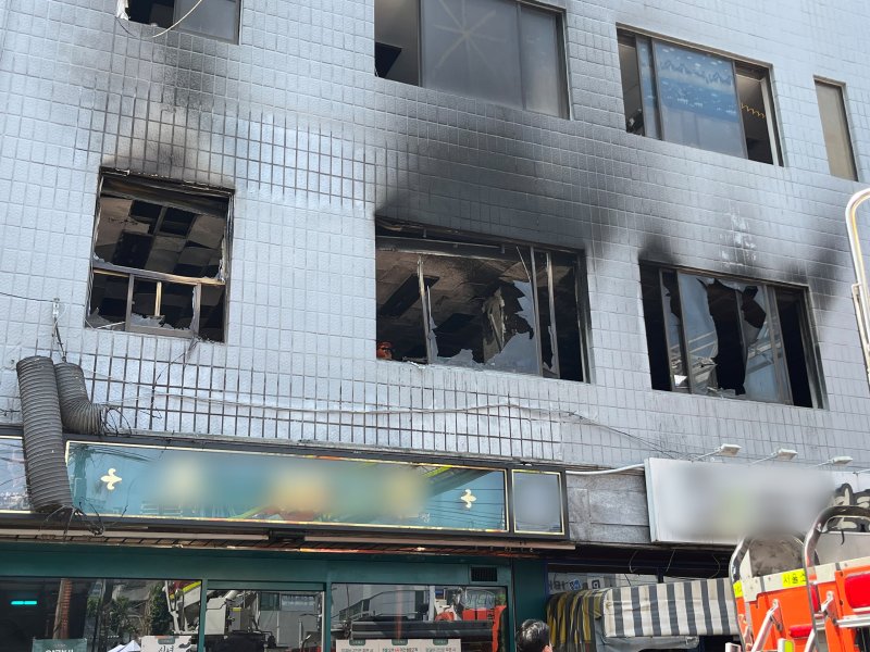 3일 오전 서울 중구 신당동 바카라사이트 총판에서 불이 나 60대 여성 1명이 사망했다. / 바카라사이트 총판1 김종훈 기자
