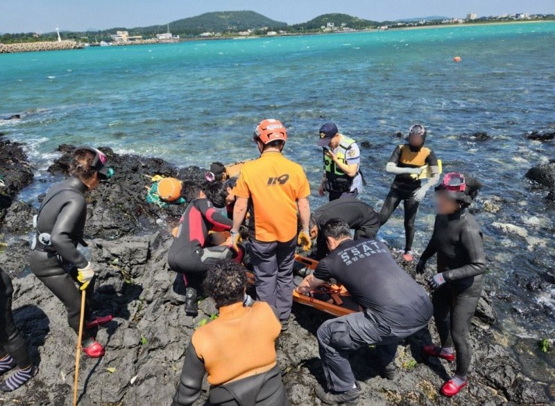 3일 오전 10시 28분쯤 바카라사이트 안내 서귀포시 성산읍 고성리 앞바다에서 바카라사이트 안내 익수 사고가 발생했다.(바카라사이트 안내도소방안전본부 제공. 재판매 및 DB 금지)
