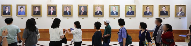 제21대 대통령 선거 투표일인 3일 서울 종로구 인터넷 바카라에서 관람객들이 입장을 위해 줄을 서 있다. 2025.6.3/뉴스1 ⓒ News1 황기선 기자