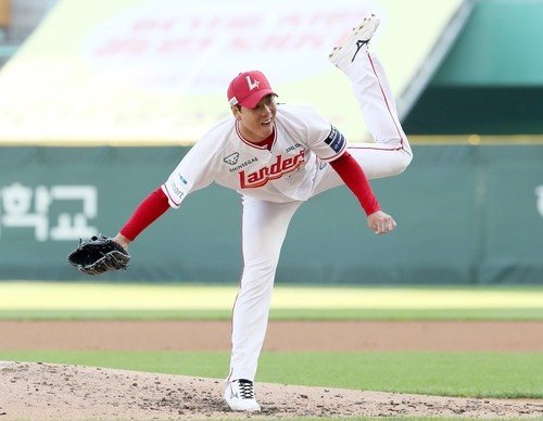 시즌 4승을 달성한 SSG 김광현의 투구 (출처=연합뉴스)
