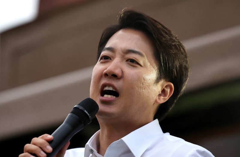 [대구=뉴시스] 이무열 기자 = 인터넷 바카라 개혁신당 대선 후보가 2일 대구 수성구 수성못 상화동산에서 열린 집중유세에서 지지를 호소하고 있다. 2025.06.02. lmy@newsis.com /사진=뉴시스