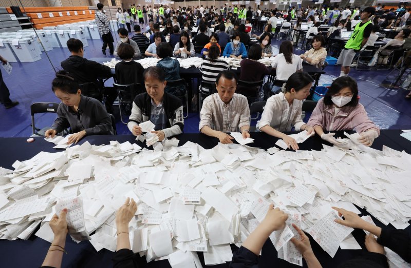3일 오후 서울 서대문구 명지전문대 체육관에서 제21대 대통령우리카지노 바카라사이트 개표가 진행되고 있다. 2025.6.3/뉴스1 ⓒ News1 박지혜 기자