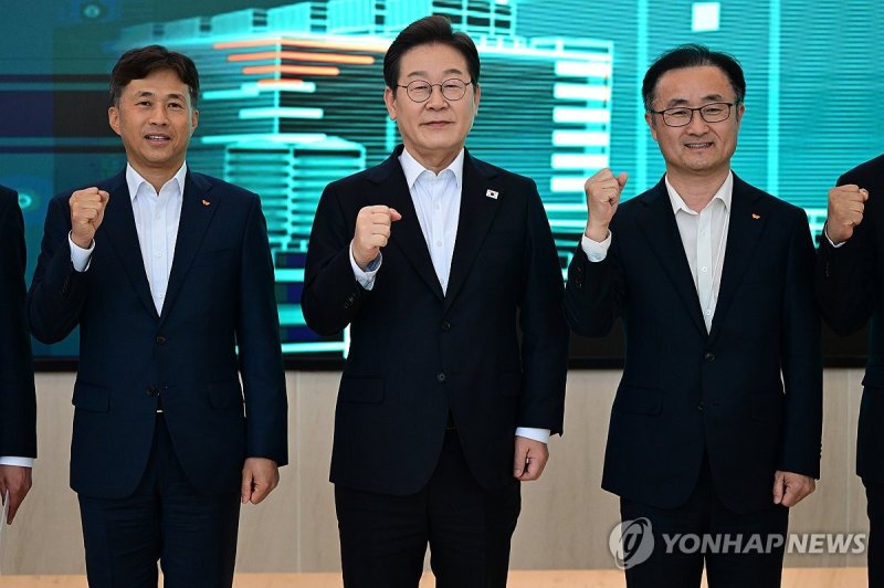 [이재명 당선 확실] '1호 공약' 반도체 산업 지원…경쟁력 강화 속도낼까 (출처=연합뉴스)