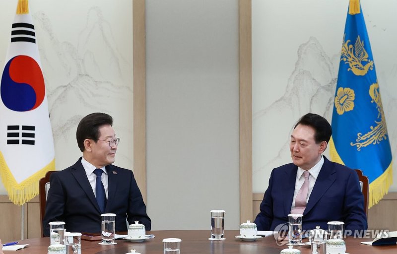 이재명 후보-윤석열 전 대통령 (출처=연합뉴스)