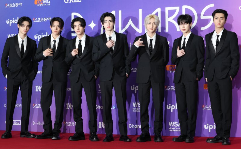 엔하이픈 니키(왼쪽부터)와 희승, 제이크, 성훈, 정원, 선우, 제이 ⓒ News1