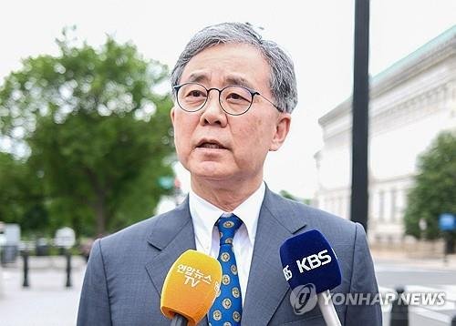 미 당국자와의 회동 설명하는 김현종 (출처=연합뉴스)