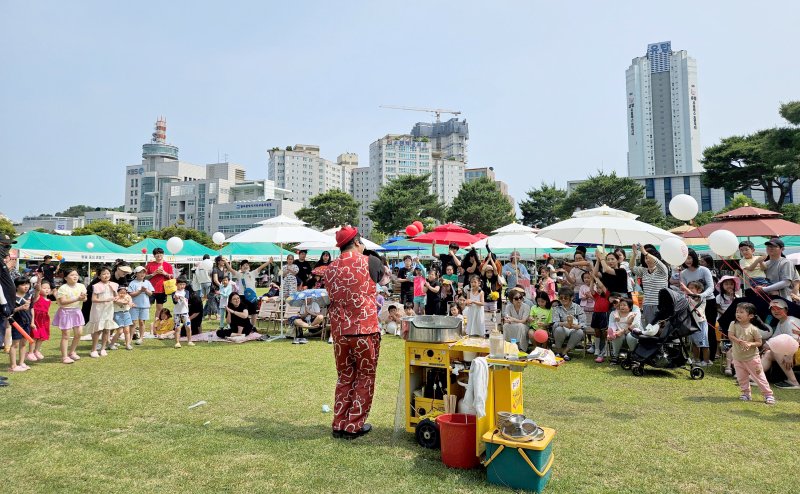[광주=뉴시스] 광주 바카라사이트 벳페어 속 '아트 피크닉' 운영. (사진=광주시청 제공). photo@newsis.com *재판매 및 DB 금지