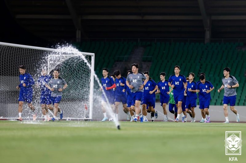 [서울=뉴시스]이라크 현지 첫 바카라사이트 기가에 나선 축구대표팀. (사진=대한축구협회 제공)