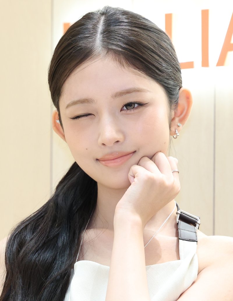 [뉴스1 ★]'사랑 그 자체'…아이브 레이, 백화점 초토화 시킨 '콩순이'