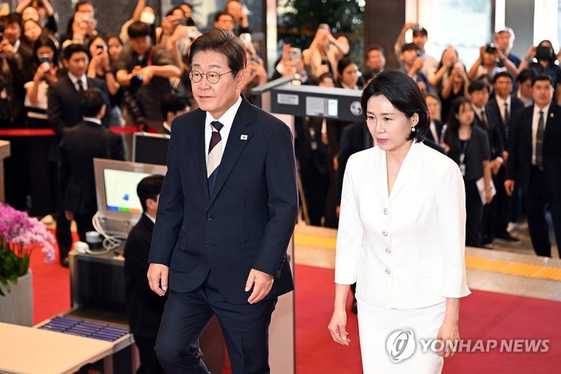 취임선서식 참석하는 이재명 대통령 부부 (출처=연합뉴스)