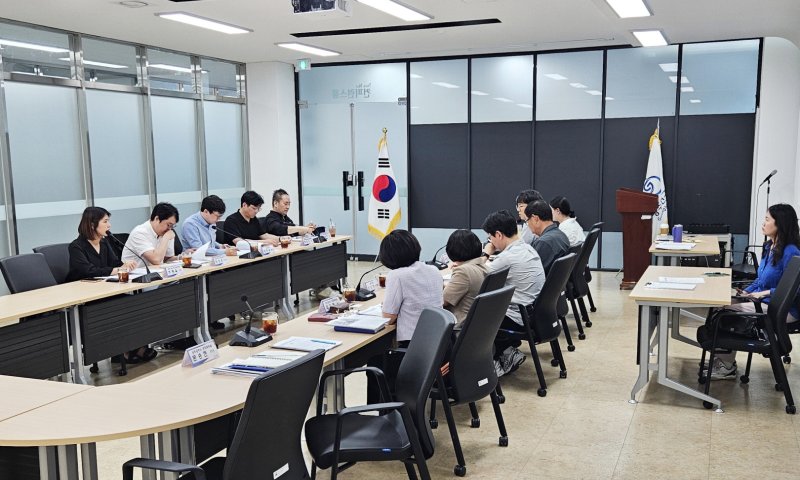 4일 광주연구원에서 '2027 아시아 문화중심도시 조성 연차별 실시 계획' 수립을 위한 전문가 워킹그룹 1차 회의가 열리고 있다.(광주시 제공. 재판매 및 DB 금지)2025.6.4/뉴스1