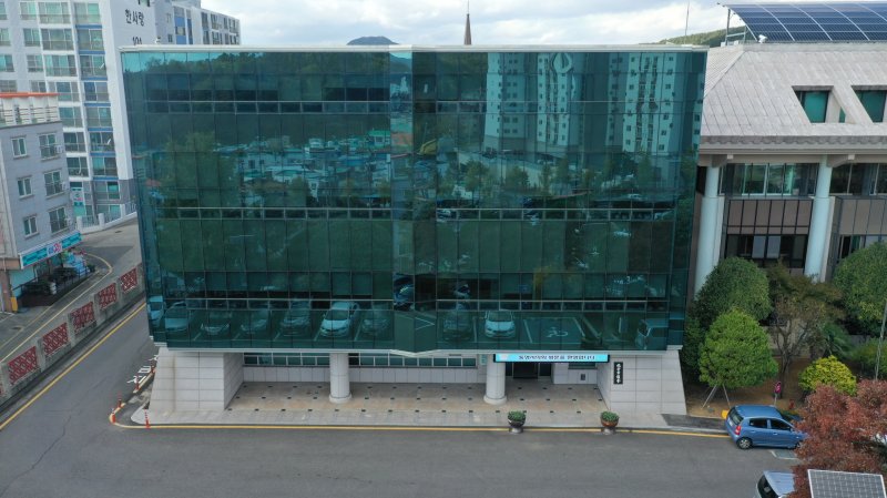 [통영=뉴시스] 신정철 기자= 통영시의회(의장 배도수)는 오는 9일부터 27일까지 19일간 제238회 통영시의회 제1차 정례회를 개회하여 조례안 등 안건 심사와 2024회계연도 결산 및 예비비지출 승인, 시정질문 및 2025년도 행정사무감사를 실시한다.사진은 통영시의회 청사 전경.(사진=뉴시스DB).2025.06.04. sin@newsis.com