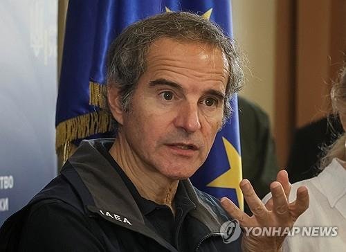 우크라이나 키이우 방문한 라파엘 그로시 IAEA 사무총장 (출처=연합뉴스)