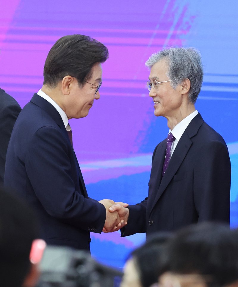 李 취임날 '사법개혁' 드라이브... 법사소위 '대법관 증원법' 처리[이재명 대통령 시대]