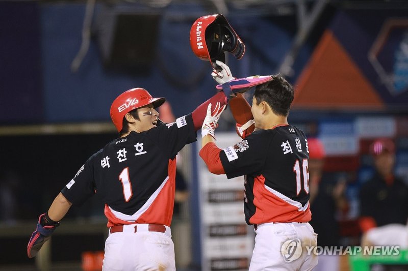 최원준 투런포, 분위기 좋은 KIA (출처=연합뉴스)