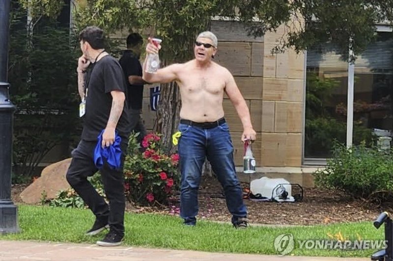 지난 1일 미 콜로라도에서 모하메드 솔리먼이 범행을 저지르던 당시의 모습 (출처=연합뉴스)
