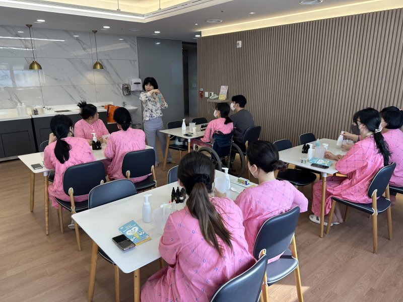 [진주=뉴시스]진주시, 산후우울증 및 힐링프로그램 운영.(사진=진주시 제공).2025.06.05.photo@newsis.com *재판매 및 DB 금지