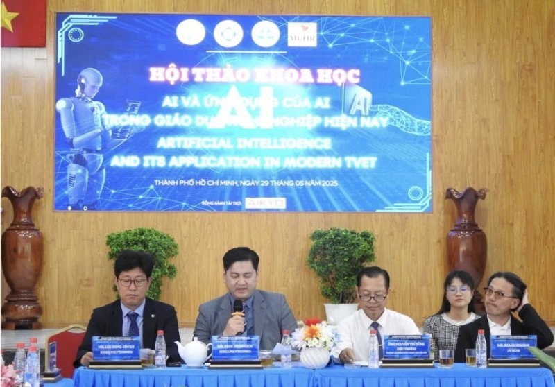 한국폴리텍IV대학 대전캠퍼스가 베트남 호찌민시에서 베트남 남사이공폴리텍대학과 국제 학술 콘퍼런스 ‘AI와 현대 직업교육에서의 AI 응용’을 공동 개최했다. (한국폴리텍IV대학 대전캠퍼스 제공.재판매 및 DB금지) /뉴스1