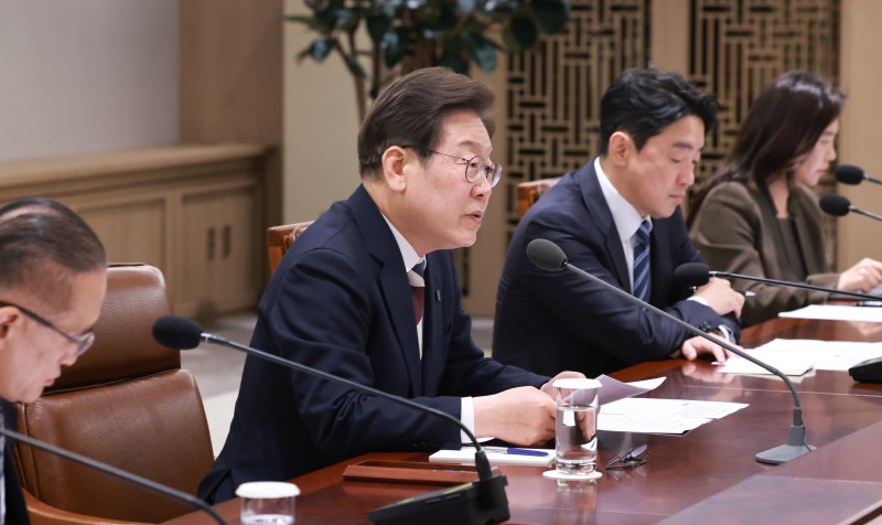 [서울=뉴시스] 최진석 기자 = 이재명 대통령이 지난 4일 서울 용산 대통령실 청사에서 열린 '비상경제점검 태스크포스(TF) 회의'에서 발언하는 모습. (대통령실통신사진기자단) 2025.06.04. myjs@newsis.com