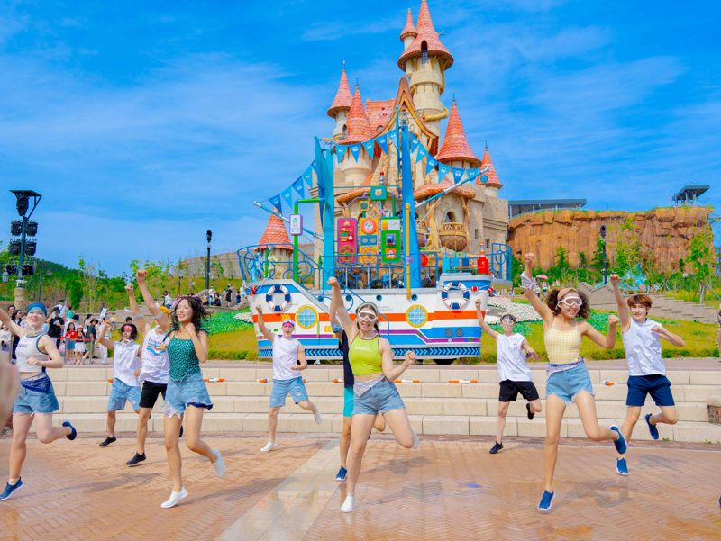 롯데월드 부산 "보노보노와 함께 여름방학 즐기세요"