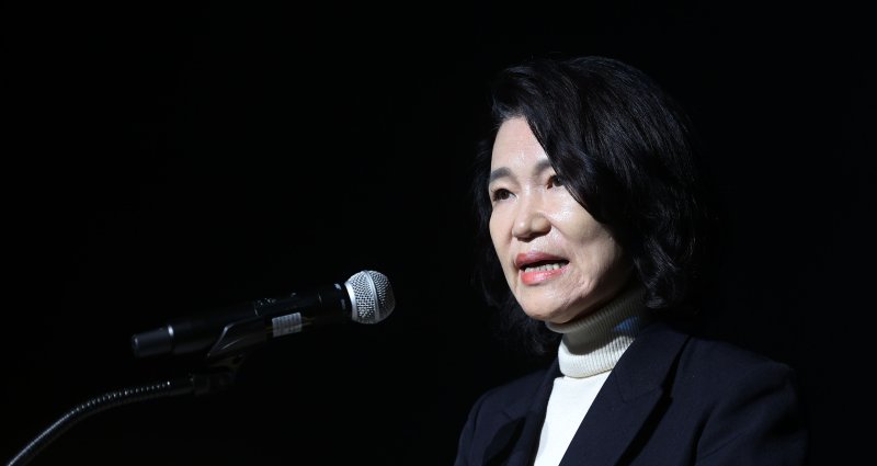 [서울=뉴시스] 홍효식 기자 = 이진숙 방송통신위원회 위원장이 14일 서울 성북구 성북미디어문화마루에서 열린 시청자미디어재단 창립 10주년 기념식에서 축사하고 있다. 2025.05.14. yesphoto@newsis.com