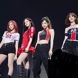 에스파, 여름도 녹일 쇳물 ′더티 워크′