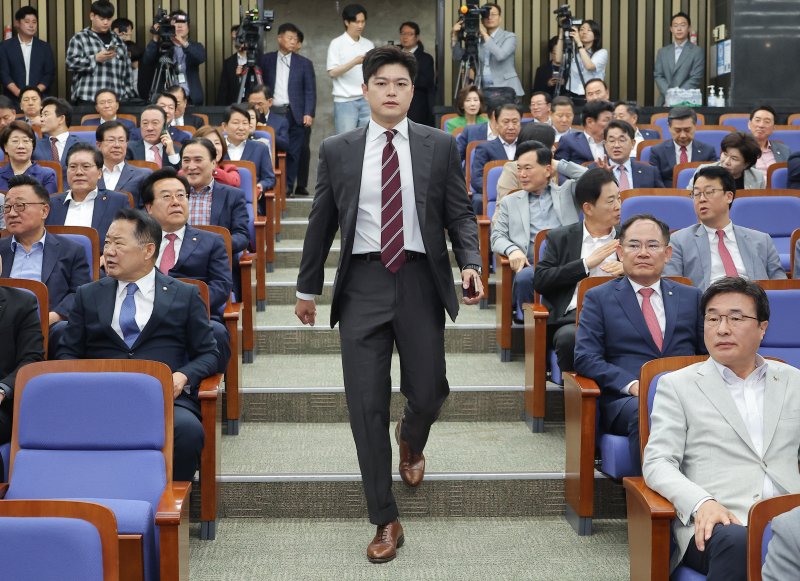 대선패배 후폭풍 지속 국힘..권성동은 사의 표명·김용태는 유보