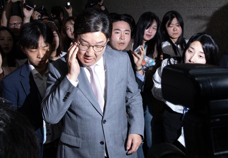 권성동 국민의힘 토토사이트추천가 5일 오전 서울 여의도 국회에서 토토사이트추천실로 향하는 도중 취재진 카메라에 부딪혀 고통스러워 하고 있다. 2025.6.5/뉴스1 ⓒ News1 이재명 기자