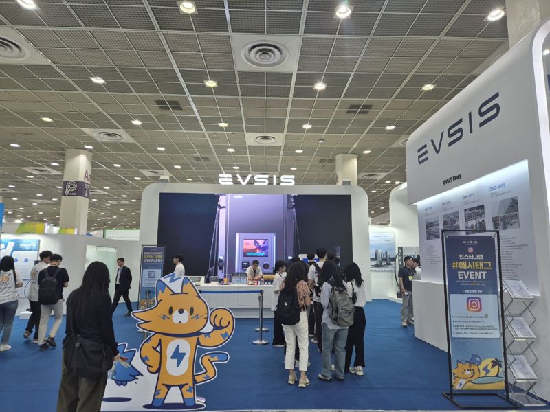 5일 서울 코엑스에서 열린 'EV트렌드코리아 2025'에 참석한 EVSIS 부스 모습. 사진=연지안 기자