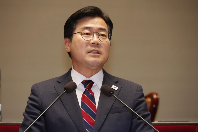 정청래 vs 박찬대..與 당권주자 물밑 경쟁 본격화