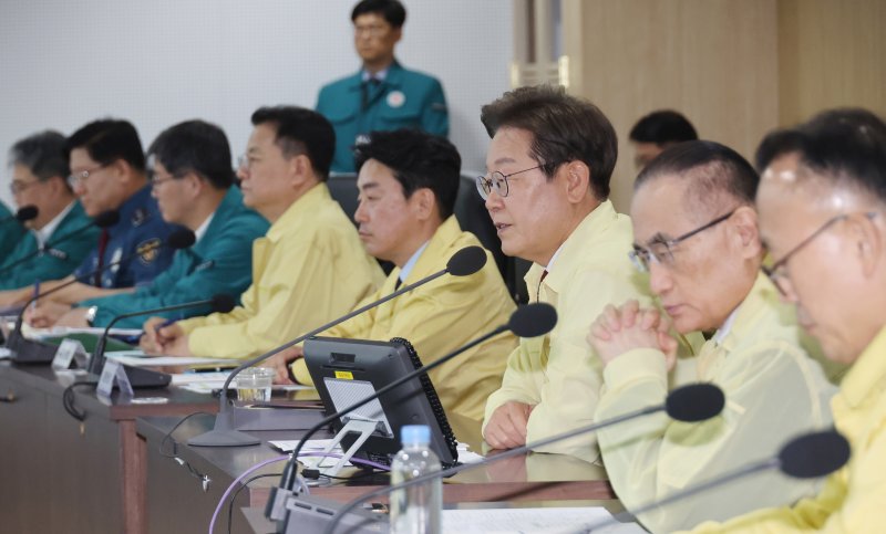 [서울=뉴시스] 고범준 기자 = 이재명 대통령이 5일 서울 용산구 대통령실 청사에서 열린 안전치안점검회의에서 발언하고 있다. (대통령실통신사진기자단) 2025.06.05. bjko@newsis.com <저작권자ⓒ 공감언론 뉴시스통신사. 무단전재-재배포 금지.> /사진=뉴시스화상
