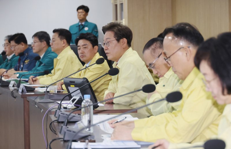 [서울=뉴시스] 고범준 기자 = 이재명 대통령이 5일 서울 용산구 대통령실 청사에서 열린 안전치안점검회의에서 발언하고 있다. (대통령실통신사진기자단) 2025.06.05. bjko@newsis.com <저작권자ⓒ 공감언론 뉴시스통신사. 무단전재-재배포 금지.> /사진=뉴시스화상