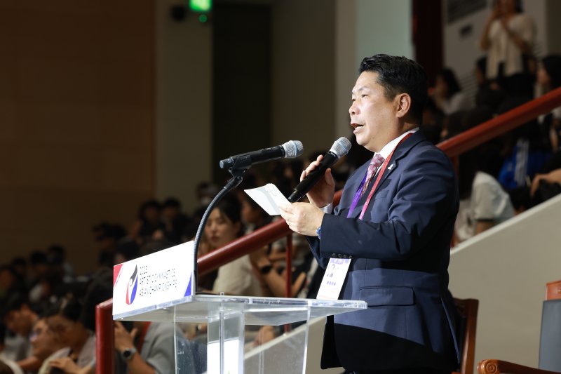 2025 기계체조 아시아선수권대회에서 개막 선언하는 김창규 제천시장.(제천시의회 제공, 재판매 및 DB금지)/뉴스1
