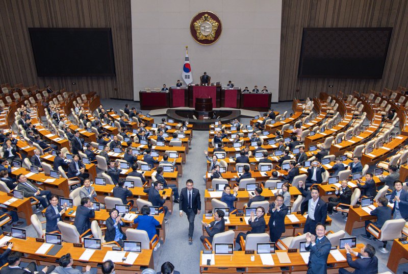 [속보] 국회, 31.8조 추경 의결..7월 중 소비쿠폰 지급