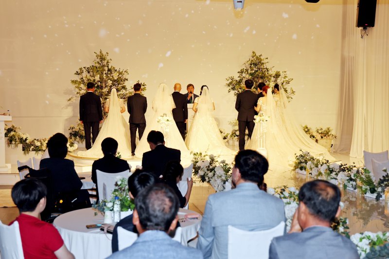 5일 아젠토피오레 컨벤션에서 동거부부 5쌍을 위한 '2025년 제주시 동거부부 행복결혼식'이 열리고 있다.(제주시 제공. 재판매 및 DB 금지)/뉴스1
