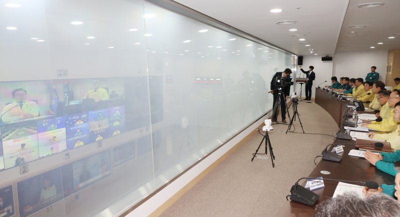 [서울=뉴시스] 고범준 기자 = 이재명 대통령이 5일 서울 용산구 대통령실 청사에서 열린 안전치안점검회의에서 발언하고 있다. (대통령실통신사진기자단) 2025.06.05. bjko@newsis.com