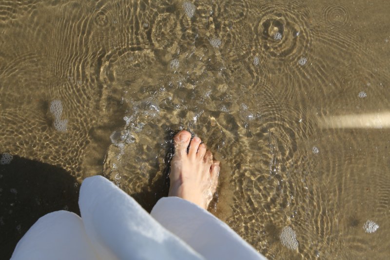 건강 넘어 '생명' 가져다주는 접지… '부부'라면 손잡고 걸어봐요 [Weekend 헬스]
