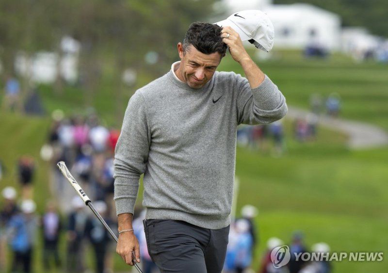 안 풀리는 매킬로이 (출처=연합뉴스)