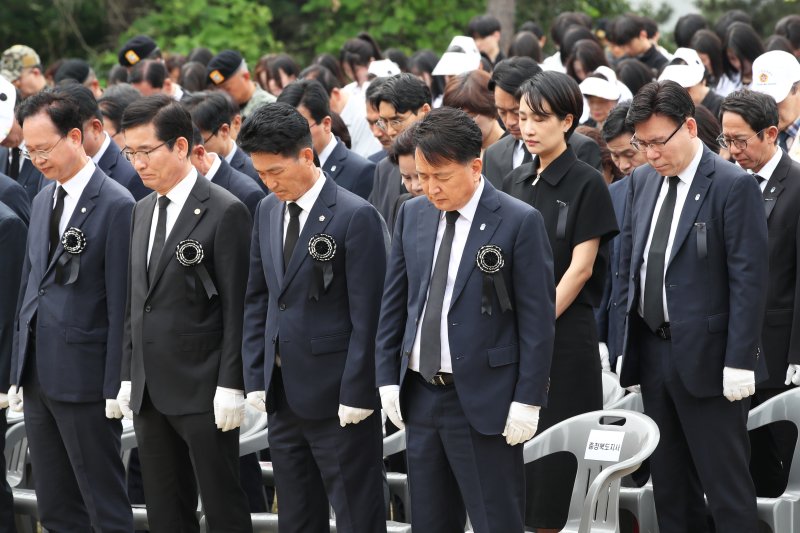 6일 오전 에볼루션 바카라 청주시 청원구 오창읍 중앙근린공원 내 충혼탑에서 제70회 현충일 에볼루션 바카라이 열리고 있다. (사진=에볼루션 바카라도 제공) *재판매 및 DB 금지