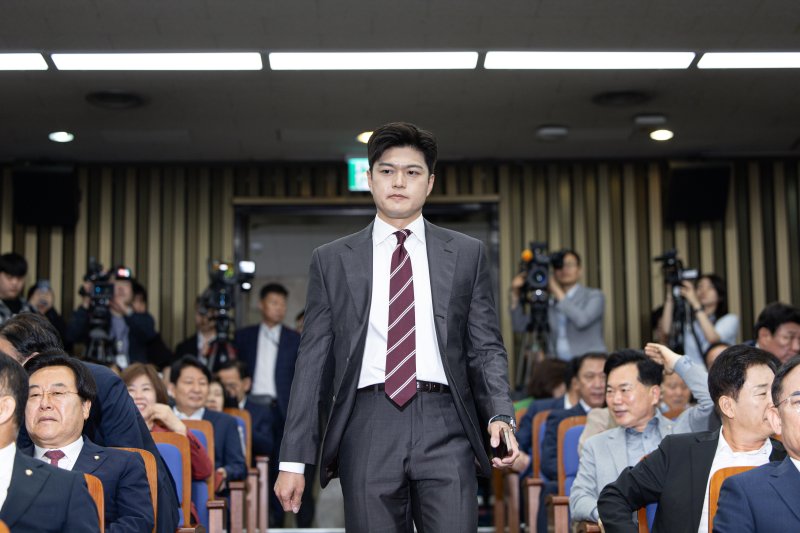 김용태 국민의힘 비상대책위원장이 지난 5일 오전 서울 여의도 국회에서 열린 의원총회에 참석하고 있다. 2025.6.5/뉴스1 ⓒ News1 이재명 기자
