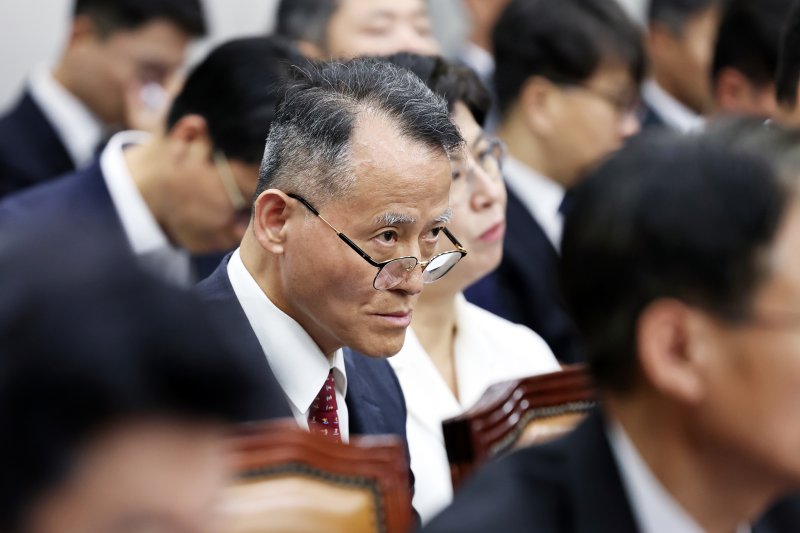 이충상 국가인권위원회 상임위원이 27일 오전 서울 여의도 국회에서 열린 운영위원회 전체회의에 자리하고 있다. 이 위원은 오는 9월 3일 열리는 안창호 국가인권위원장 후보자 인사청문회에 증인으로 출석할 예정이다. 2024.8.27/뉴스1 ⓒ News1 구윤성 기자